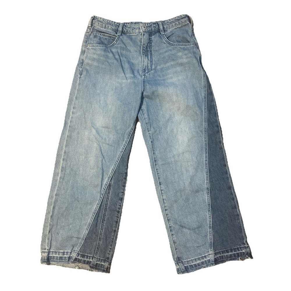 Women's Two-Tone Light Blue Cropped Jeans